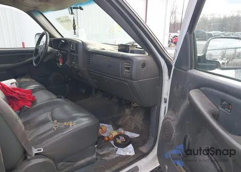 2004 GMC Sierra C2500 Heavy Duty z USA, uszkodzony, nr VIN 1GDHC24U14E147290